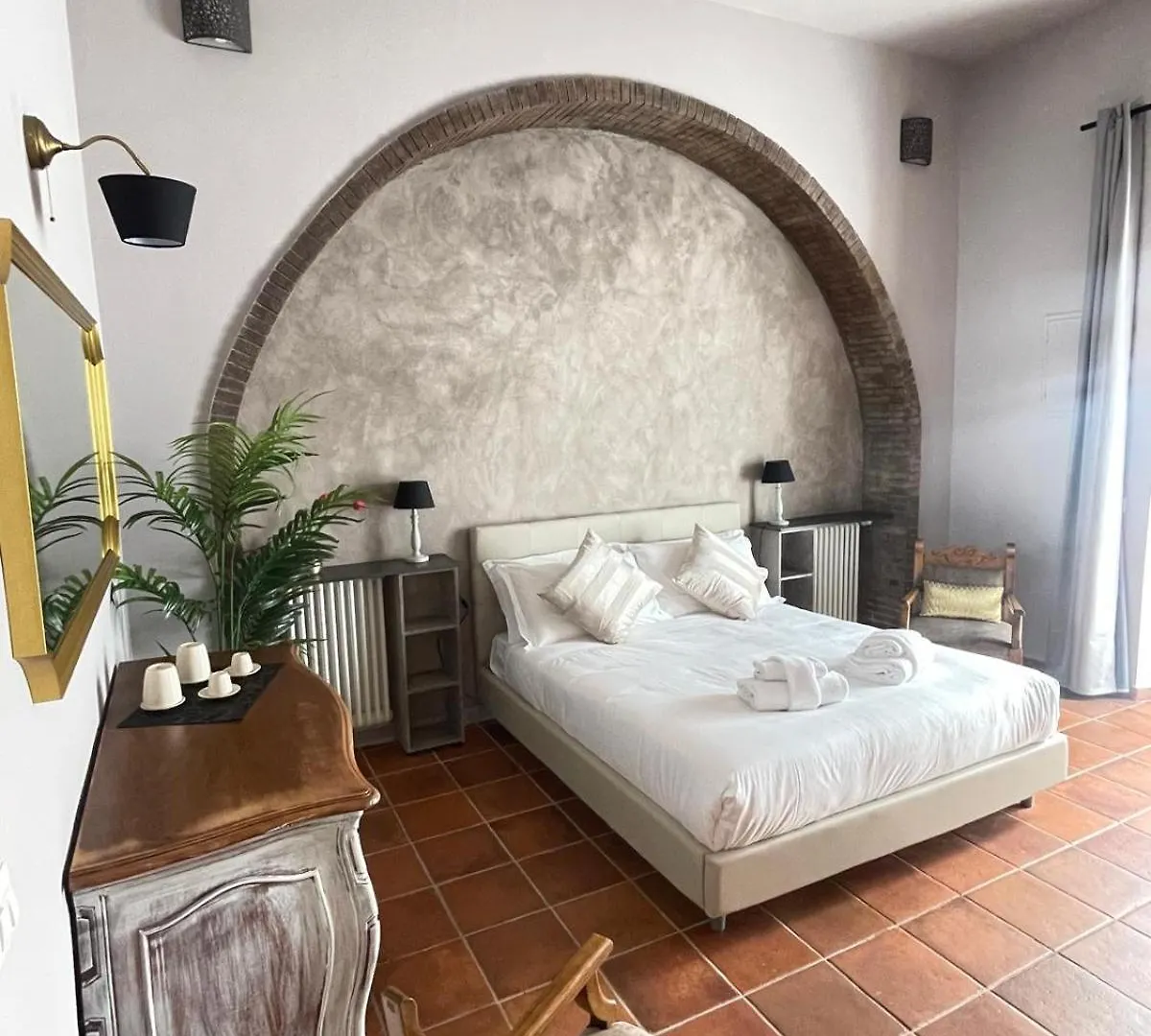 Lucilla'S Suite San Pietro Station Roma Italia