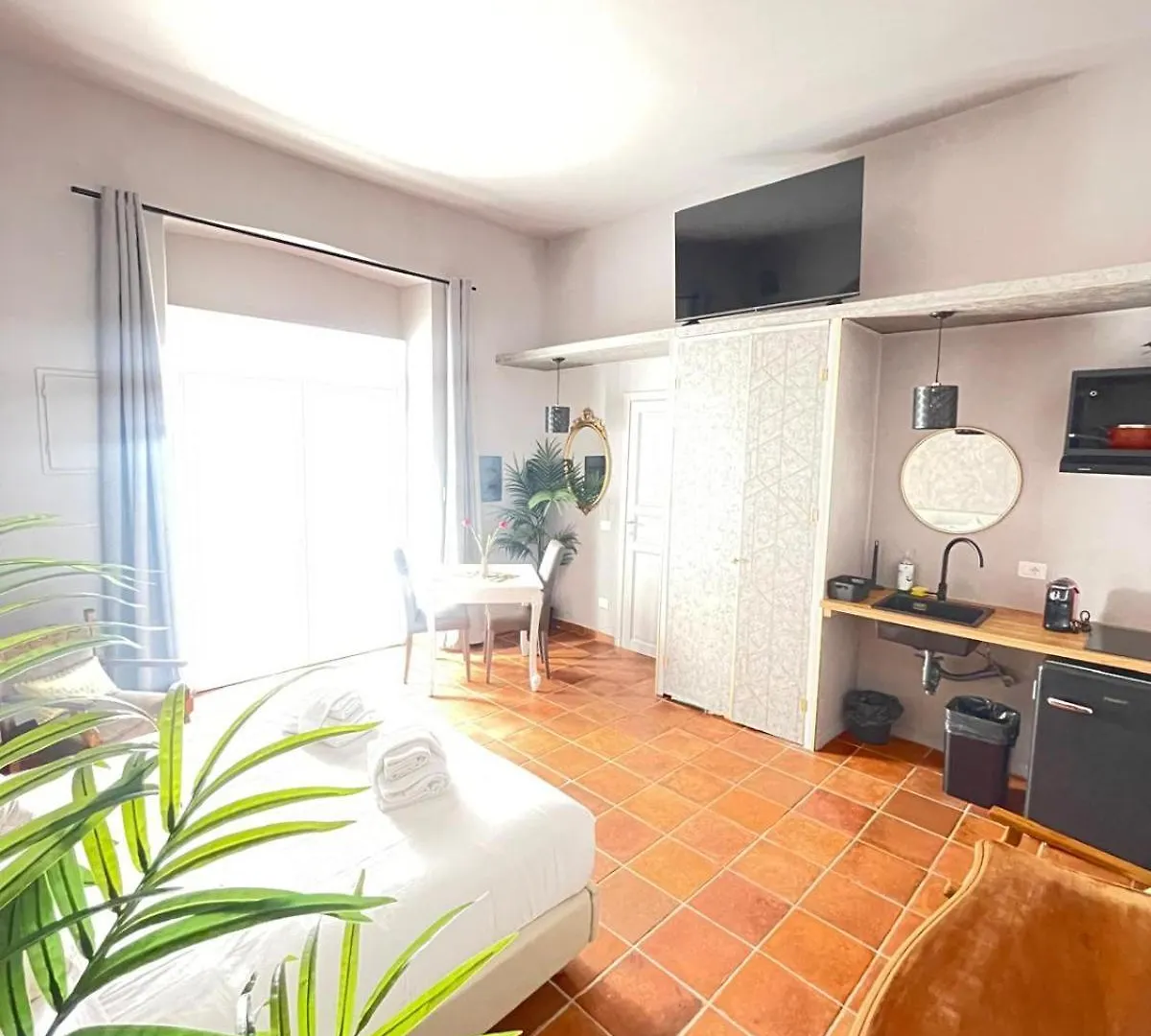 Lucilla'S Suite San Pietro Station Rome Apartment
